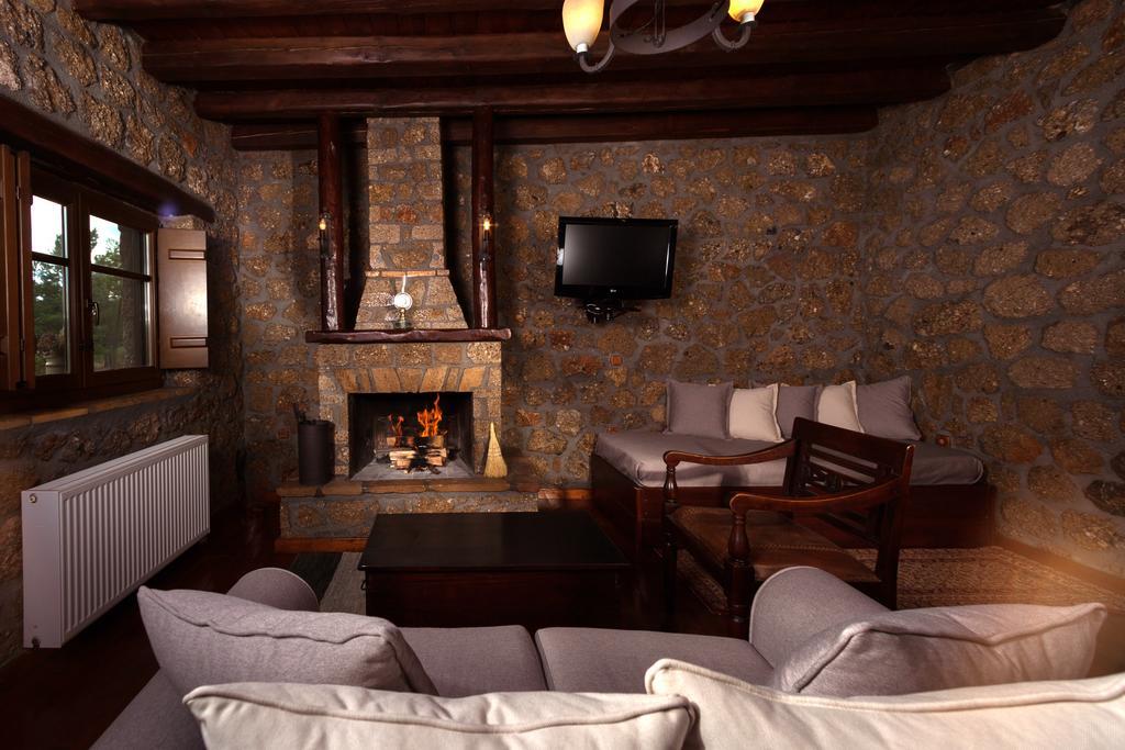 Pera Alonia Guest House Като-Трикала-Коринтия Номер фото